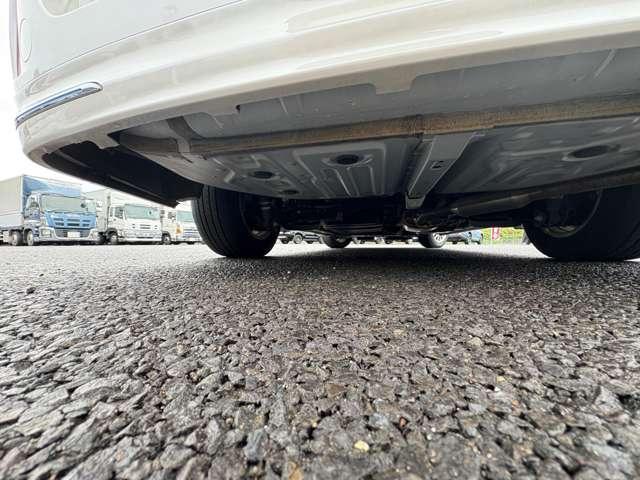 ノア ハイブリッドＧ　禁煙車！クルーズコントロール！両側Ｐスライドドア！純正ナビ！バックカメラ！ＢＴ！フルセグＴＶ！ＥＴＣ！オートライト！快適温熱シート！おくだけ充電！スマートキー＆プッシュスタート！！純正アルミ＆エアロ！（30枚目）
