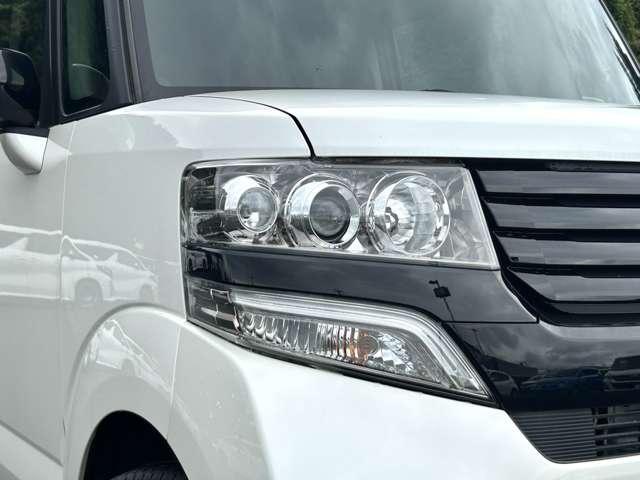 Ｎ－ＢＯＸカスタム ２トーンカラースタイル　ＧターボＳＳパッケージ　禁煙車！衝突被害軽減ブレーキ！クルコン！両側パワースライドドア！純正ナビ！バックカメラ！ＢＴ！フルセグＴＶ！ＥＴＣ！オートライト！スマートキー＆プッシュスタート！２トーンカラースタイル！アルミＷ！（12枚目）