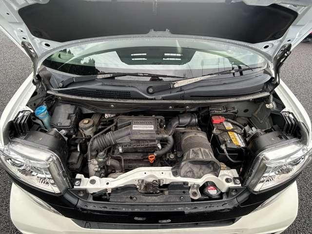 Ｎ－ＢＯＸカスタム ２トーンカラースタイル　ＧターボＳＳパッケージ　禁煙車！衝突被害軽減ブレーキ！クルコン！両側パワースライドドア！純正ナビ！バックカメラ！ＢＴ！フルセグＴＶ！ＥＴＣ！オートライト！スマートキー＆プッシュスタート！２トーンカラースタイル！アルミＷ！（28枚目）