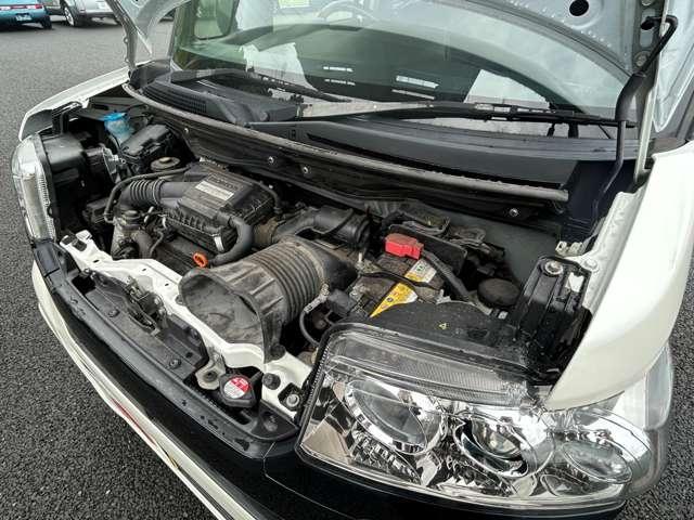 Ｎ－ＢＯＸカスタム ２トーンカラースタイル　ＧターボＳＳパッケージ　禁煙車！衝突被害軽減ブレーキ！クルコン！両側パワースライドドア！純正ナビ！バックカメラ！ＢＴ！フルセグＴＶ！ＥＴＣ！オートライト！スマートキー＆プッシュスタート！２トーンカラースタイル！アルミＷ！（30枚目）