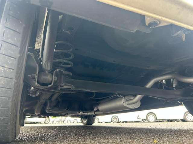 Ｎ－ＢＯＸカスタム ２トーンカラースタイル　ＧターボＳＳパッケージ　禁煙車！衝突被害軽減ブレーキ！クルコン！両側パワースライドドア！純正ナビ！バックカメラ！ＢＴ！フルセグＴＶ！ＥＴＣ！オートライト！スマートキー＆プッシュスタート！２トーンカラースタイル！アルミＷ！（33枚目）
