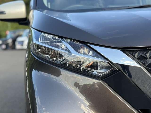 デイズ ハイウェイスター　Ｘ　禁煙！衝突被害軽ブレーキ！全方位カメラ！純正ナビ！ＢＴ！フルセグＴＶＴ！オートライト！ステアリングスイッチ！シートヒーター！スマートキー！キーレス！アイドリングストップ！ＬＥＤヘッドライト！純正ＡＷ！（12枚目）