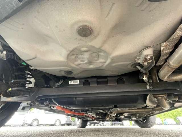 アクア Ｓスタイルブラック　禁煙車！衝突被害軽減ブレーキ！メモリーナビ！バックカメラ！ＢＴ！フルセグＴＶ！ＥＴＣ２．０！オートライト！ステアリングスイッチ！スマートキー＆プッシュスタート！横滑り防止装置！ＬＥＤヘッドライト！（30枚目）