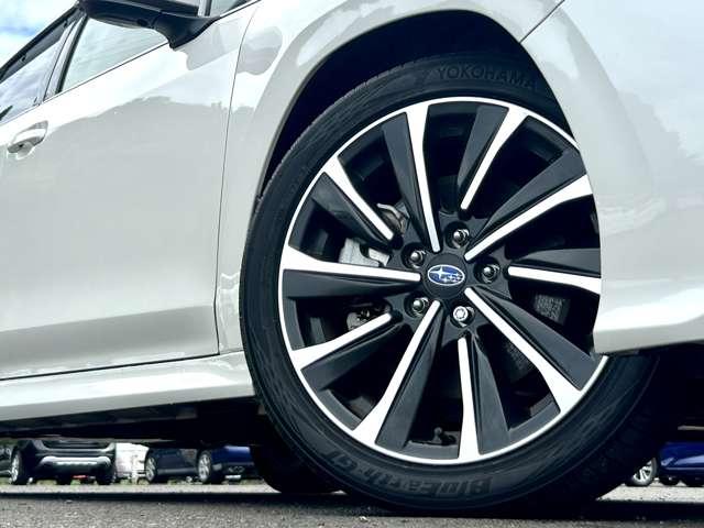 レヴォーグ ＳＴＩスポーツ　ＥＸ　４ＷＤ　４ＷＤ／ワンオーナー／禁煙車／アイサイトＸ／アダブティブクルーズコントロール／純正１１．６インチナビＴＶ／バックカメラ／左サイドカメラ／ＥＴＣ／１２．３インチフル液晶メーター／レザーシート／（10枚目）