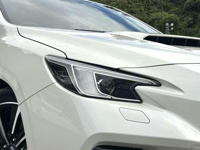 レヴォーグ ＳＴＩスポーツ　ＥＸ　４ＷＤ　４ＷＤ／ワンオーナー／禁煙車／アイサイトＸ／アダブティブクルーズコントロール／純正１１．６インチナビＴＶ／バックカメラ／左サイドカメラ／ＥＴＣ／１２．３インチフル液晶メーター／レザーシート／（13枚目）