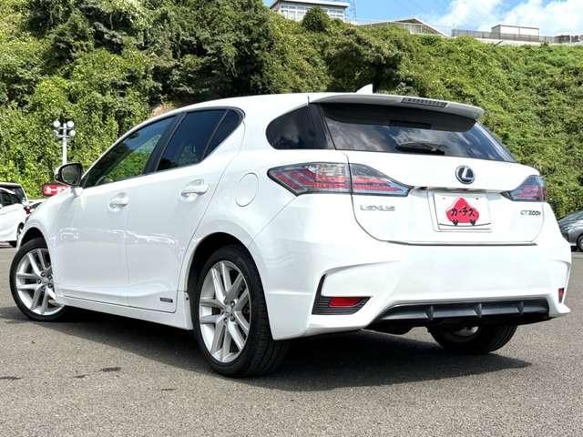 ＣＴ ＣＴ２００ｈ　バージョンＣ　禁煙車！衝突被害軽減ブレーキ！クルーズコントロール！純正ナビ！バックカメラ！ＢＴ！フルセグＴＶ！オーディオデッキ！パワーシート！ＥＴＣ！オートライト！シートヒーター！スマートキー＆プッシュスタート！（5枚目）