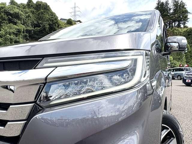 ステップワゴンスパーダ スパーダ　ホンダセンシング　禁煙車！衝突被害軽減ブレーキ！追従型コントロール！両側Ｐスライドドア！純正ナビ！Ｂカメラ！ＢＴ！フルセグＴＶ！ＥＴＣ！オートライト！ＵＳＢ端子！スマートキー＆プッシュスタート！横滑り防止！純正ＡＷ！（12枚目）