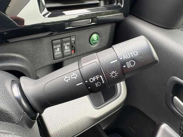 ステップワゴンスパーダ スパーダ　ホンダセンシング　禁煙車！衝突被害軽減ブレーキ！追従型コントロール！両側Ｐスライドドア！純正ナビ！Ｂカメラ！ＢＴ！フルセグＴＶ！ＥＴＣ！オートライト！ＵＳＢ端子！スマートキー＆プッシュスタート！横滑り防止！純正ＡＷ！（14枚目）