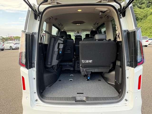 セレナ ハイウェイスターＶ　禁煙車／衝突被害軽減ブレーキ／全方位カメラ／パワースライドドア／ダブルエアコン／ブラインドスポットモニター／リアトラフィックモニター／ＬＥＤヘッドライト／純正アルミホイール／ＥＴＣ／パドルシフト／（26枚目）