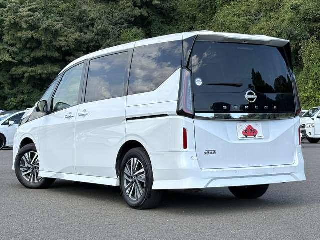 セレナ ハイウェイスターＶ　禁煙車／衝突被害軽減ブレーキ／アラウンドビューモニター／パワースライドドア／ダブルエアコン／ブラインドスポットモニター／リアトラフィックモニター／ＬＥＤヘッドライト／フォグランプ／純正アルミ／ＥＴＣ／（5枚目）