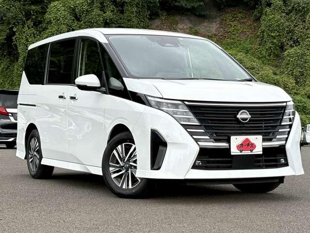 セレナ ハイウェイスターＶ　禁煙車／衝突被害軽減ブレーキ／全方位カメラ／パワースライドドア／ダブルエアコン／ブラインドスポットモニター／リアトラフィックモニター／ＬＥＤヘッドライト／純正アルミホイール／タイヤ１６インチ／ＥＴＣ／（3枚目）