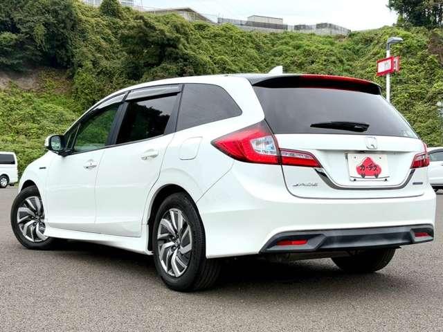 ジェイド ハイブリッド　禁煙車！クルーズコントロール！純正ナビ！バックカメラ！ＥＴＣ！オートライト！ステアリングスイッチ！スマートキー＆プッシュスタート！アイドリングストップ！横滑り防止！ＬＥＤヘッドライト！純正スチールＷ！（5枚目）