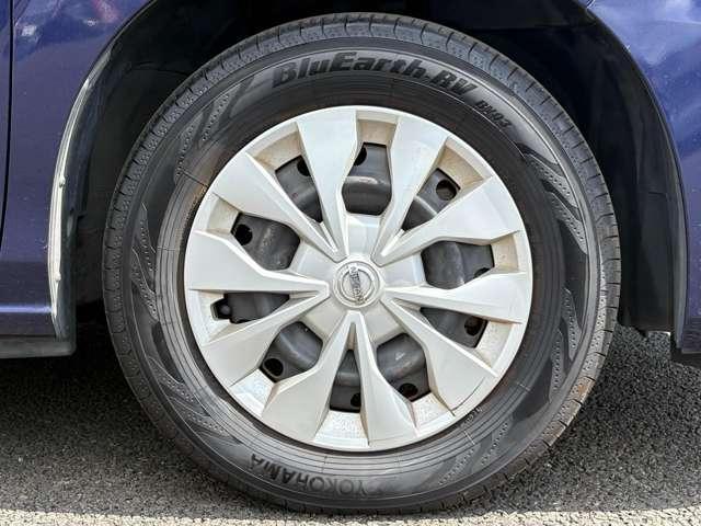 セレナ Ｘ　禁煙車！衝突被害軽減ブレーキ！後席フリップダウンモニター！両側パワースライドドア！全周囲カメラ！純正ナビ！ＢＴ！フルセグＴＶ！オートライト！アイドリングストップ！プロパイロット！スマートルームミラー！（9枚目）