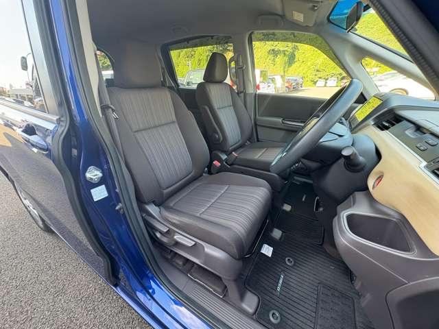 フリード Ｇ・ホンダセンシング　禁煙車！衝突被害軽減ブレーキ！アダプティブクルコン！両側パワースライドドア！純正ナビ！バックカメラ！ＢＴ！フルセグＴＶ！ＥＴＣ！ステアリングスイッチ！スマートキー＆プッシュスタート！横滑り防止装置！（15枚目）