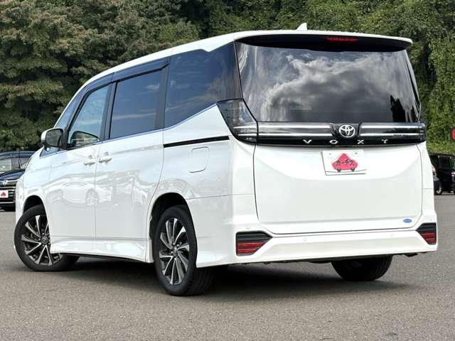 ヴォクシー Ｓ－Ｚ　１オーナー！禁煙車！衝突被害軽減ブレーキ！アダプティブクルコン！両側Ｐスライドドア！純正ナビ！バックカメラ！フルセグＴＶ！ＥＴＣ２．０！オートライト！シートヒーター！スマートキー＆プッシュスタート！（5枚目）