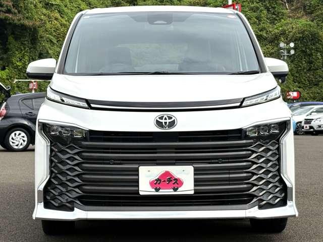 ヴォクシー Ｓ－Ｚ　１オーナー！禁煙車！衝突被害軽減ブレーキ！アダプティブクルコン！両側Ｐスライドドア！純正ナビ！バックカメラ！フルセグＴＶ！ＥＴＣ２．０！オートライト！シートヒーター！スマートキー＆プッシュスタート！（9枚目）
