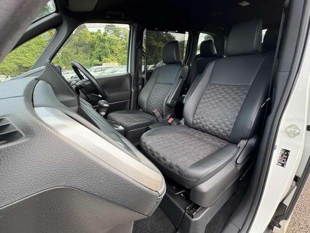 ヴォクシー Ｓ－Ｚ　１オーナー！禁煙車！衝突被害軽減ブレーキ！アダプティブクルコン！両側Ｐスライドドア！純正ナビ！バックカメラ！フルセグＴＶ！ＥＴＣ２．０！オートライト！シートヒーター！スマートキー＆プッシュスタート！（17枚目）