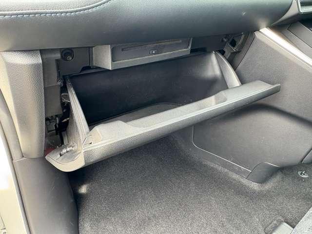 ヴォクシー Ｓ－Ｚ　１オーナー！禁煙車！衝突被害軽減ブレーキ！アダプティブクルコン！両側Ｐスライドドア！純正ナビ！バックカメラ！フルセグＴＶ！ＥＴＣ２．０！オートライト！シートヒーター！スマートキー＆プッシュスタート！（55枚目）