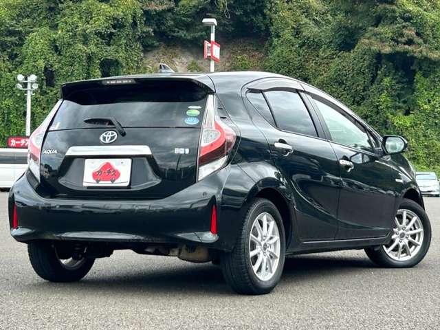 アクア Sスタイルブラック ワンオーナー/禁煙車/衝突被害軽減ブレーキ/純正ナビ/フルセグナビ/Bluetooth対応/バックカメラ/ETC/障害物センサー/横滑り防止装置/レーンキープアシスト/盗難防止装置/スマートキー/(4枚目)