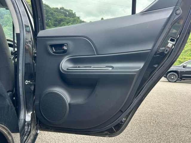 アクア Sスタイルブラック ワンオーナー/禁煙車/衝突被害軽減ブレーキ/純正ナビ/フルセグナビ/Bluetooth対応/バックカメラ/ETC/障害物センサー/横滑り防止装置/レーンキープアシスト/盗難防止装置/スマートキー/(24枚目)