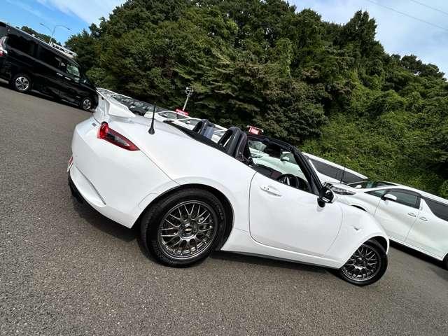 ロードスター Ｓレザーパッケージ　１オーナー車！禁煙車！セーフティパッケージ！アイドリングストップ！ＢＢＳアルミ！オートエグゼマフラー＆車高調！純正ナビ＆フルセグＴＶ＆ＤＶＤ＆Ｂｌｕｅｔｏｏｔｈ対応＆バックカメラ！ＬＥＤヘッドライト！（14枚目）
