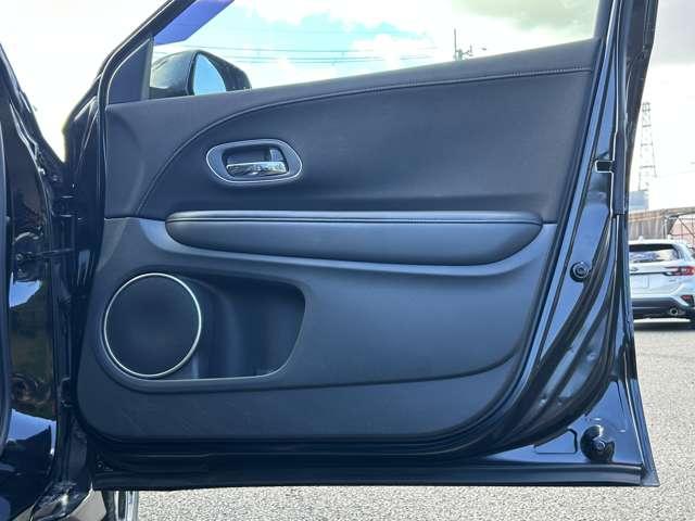 ヴェゼル ハイブリッドZ・ホンダセンシング 30年後期型/ホンダセンシング/アダブティブクルーズコントロール/フルセグTV/Bluetooth/バックカメラ/LEDヘッドライト/オートライト/純正アルミ/ビルトインETC/スマートキーシステム/(24枚目)