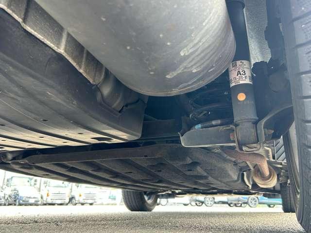 ヴェゼル ハイブリッドZ・ホンダセンシング 30年後期型/ホンダセンシング/アダブティブクルーズコントロール/フルセグTV/Bluetooth/バックカメラ/LEDヘッドライト/オートライト/純正アルミ/ビルトインETC/スマートキーシステム/(32枚目)