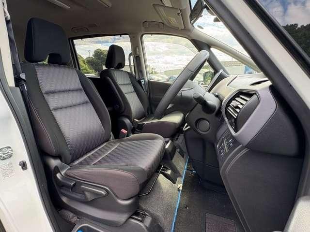 セレナ e-パワー ハイウェイスターV 禁煙車/全方位運転支援システム/プロパイロット/BSM/インテリジェントアラウンドビューモニター/純正ナビ/フルセグTV/Bluetooth/DVD/アダプティブLEDヘッドライト/シートヒーター/(19枚目)