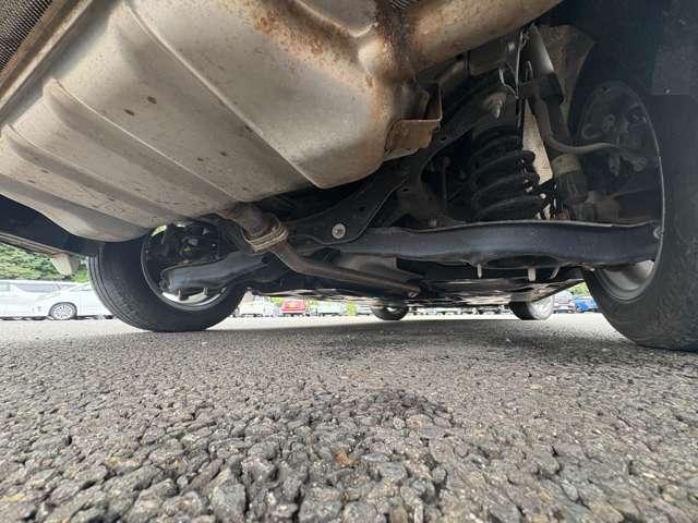 アクセラハイブリッド ハイブリッド－Ｃ　禁煙車／５人乗り／ハイブリッド車／平成２６年式／純正ナビ／オートエアコン／スマートキー／横滑り防止装置／ＵＳＢ端子／オートエアコン／純正１６インチアルミホイール／（29枚目）