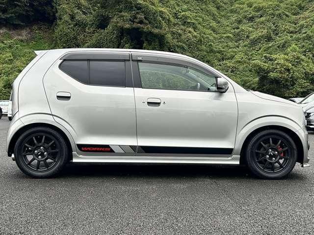 アルトワークス ベースグレード 5MT 5MT/禁煙車/BLITZ車高調/カロッツェリアナビ/フルセグTV/DVD/Bluetooth対応/バックカメラ/HIDヘッドライト/オートライト/純正アルミ/ビルトインETC/スマートキー/(7枚目)