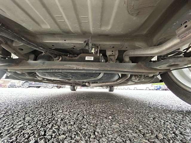 アルトワークス ベースグレード 5MT 5MT/禁煙車/BLITZ車高調/カロッツェリアナビ/フルセグTV/DVD/Bluetooth対応/バックカメラ/HIDヘッドライト/オートライト/純正アルミ/ビルトインETC/スマートキー/(31枚目)