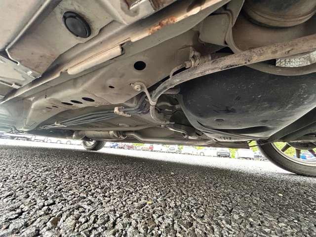 アルトワークス ベースグレード 5MT 5MT/禁煙車/BLITZ車高調/カロッツェリアナビ/フルセグTV/DVD/Bluetooth対応/バックカメラ/HIDヘッドライト/オートライト/純正アルミ/ビルトインETC/スマートキー/(33枚目)