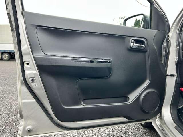 アルトワークス ベースグレード 5MT 5MT/禁煙車/BLITZ車高調/カロッツェリアナビ/フルセグTV/DVD/Bluetooth対応/バックカメラ/HIDヘッドライト/オートライト/純正アルミ/ビルトインETC/スマートキー/(45枚目)