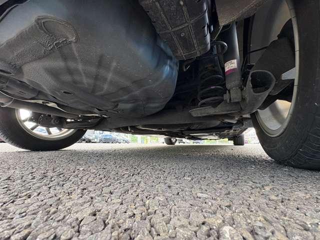ノート Ｘ　禁煙車／ブラックルーフ／ブラックドアミラー／全方位運転支援システム／純正ナビ／フルセグＴＶ／Ｂｌｕｅｔｏｏｔｈ対応／バックカメラ／シートヒーター／ステアリングヒーター／純正ＥＴＣ／障害物センサー／（33枚目）