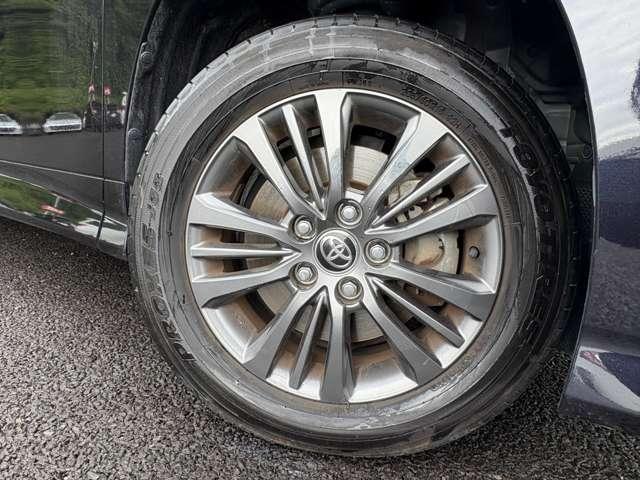 ヴォクシー S-Z 4WD 1オーナー!4WD!禁煙車!衝突被害軽減ブレーキ!Aクルコン!両側Pスライドドア!純正ナビ!Bカメラ!BT!フルセグTV!ETC2.0!オートライト!シートヒーター!スマートキー&プッシュスタート!(10枚目)