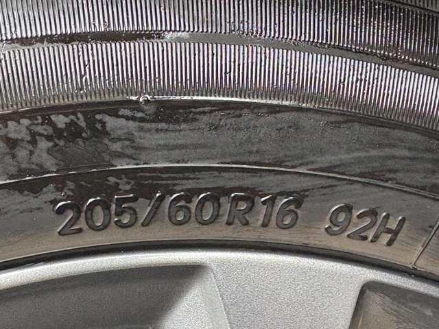 ヴォクシー S-Z 4WD 1オーナー!4WD!禁煙車!衝突被害軽減ブレーキ!Aクルコン!両側Pスライドドア!純正ナビ!Bカメラ!BT!フルセグTV!ETC2.0!オートライト!シートヒーター!スマートキー&プッシュスタート!(11枚目)