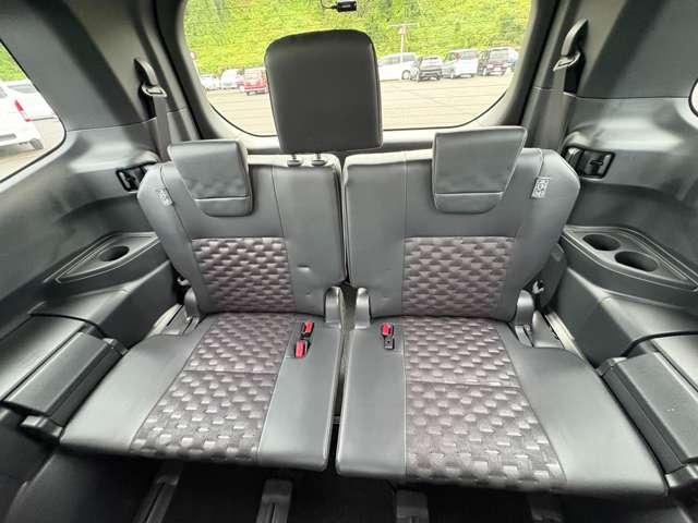 ヴォクシー S-Z 4WD 1オーナー!4WD!禁煙車!衝突被害軽減ブレーキ!Aクルコン!両側Pスライドドア!純正ナビ!Bカメラ!BT!フルセグTV!ETC2.0!オートライト!シートヒーター!スマートキー&プッシュスタート!(21枚目)