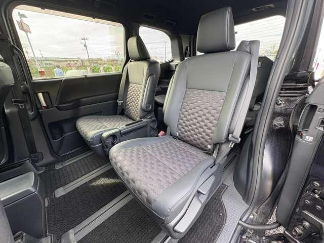 ヴォクシー S-Z 4WD 1オーナー!4WD!禁煙車!衝突被害軽減ブレーキ!Aクルコン!両側Pスライドドア!純正ナビ!Bカメラ!BT!フルセグTV!ETC2.0!オートライト!シートヒーター!スマートキー&プッシュスタート!(22枚目)