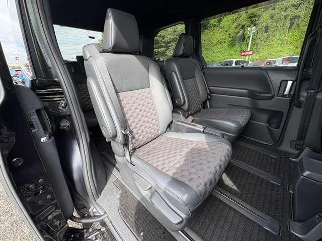 ヴォクシー S-Z 4WD 1オーナー!4WD!禁煙車!衝突被害軽減ブレーキ!Aクルコン!両側Pスライドドア!純正ナビ!Bカメラ!BT!フルセグTV!ETC2.0!オートライト!シートヒーター!スマートキー&プッシュスタート!(23枚目)