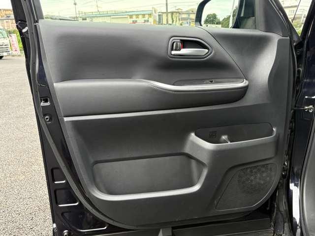 ヴォクシー S-Z 4WD 1オーナー!4WD!禁煙車!衝突被害軽減ブレーキ!Aクルコン!両側Pスライドドア!純正ナビ!Bカメラ!BT!フルセグTV!ETC2.0!オートライト!シートヒーター!スマートキー&プッシュスタート!(47枚目)