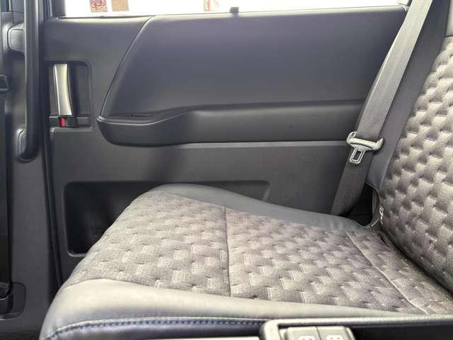 ヴォクシー S-Z 4WD 1オーナー!4WD!禁煙車!衝突被害軽減ブレーキ!Aクルコン!両側Pスライドドア!純正ナビ!Bカメラ!BT!フルセグTV!ETC2.0!オートライト!シートヒーター!スマートキー&プッシュスタート!(49枚目)