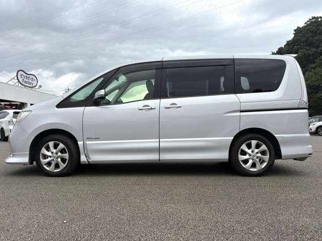セレナ ハイウェイスター　Ｓ－ハイブリッド　Ｖエアロモード　禁煙車！クルーズコントロール！サンルーフ！後席モニター！両側パワースライドドア！純正ナビ！バックカメラ！ＢＴ！フルセグＴＶ！ＥＴＣ！オートライト！スマートキー＆プッシュスタート！アイドリングストップ！（8枚目）