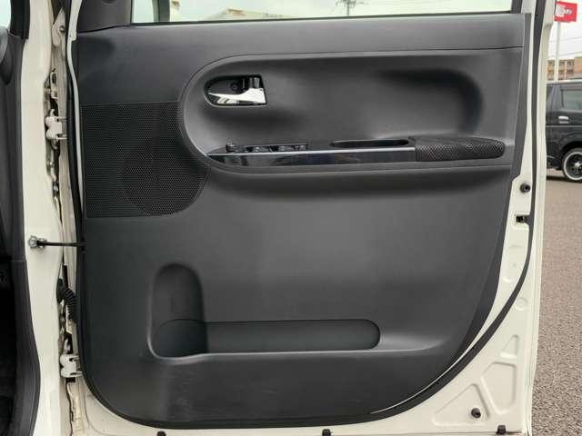 タント カスタムＲＳ　トップエディションＳＡＩＩＩ　禁煙車！衝突被害軽減ブレーキ！両側Ｐスライドドア！メモリーナビ！Ｂカメラ！ＢＴ！フルセグＴＶ！ＥＴＣ！オートライト！シートヒーター！スマートキー＆プッシュスタート！アイドリングストップ！横滑り防止！（30枚目）