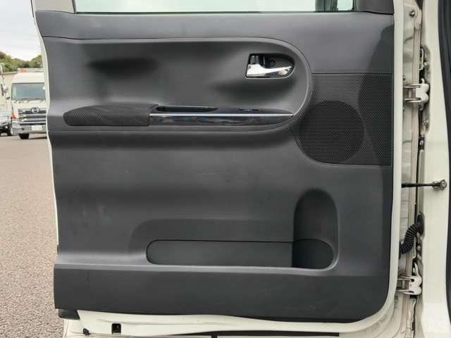 タント カスタムＲＳ　トップエディションＳＡＩＩＩ　禁煙車！衝突被害軽減ブレーキ！両側Ｐスライドドア！メモリーナビ！Ｂカメラ！ＢＴ！フルセグＴＶ！ＥＴＣ！オートライト！シートヒーター！スマートキー＆プッシュスタート！アイドリングストップ！横滑り防止！（31枚目）