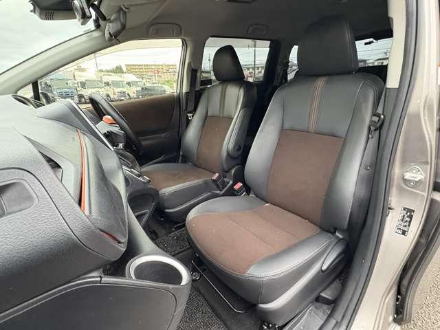 シエンタ ハイブリッドＧ　クエロ　禁煙車！衝突被害軽減ブレーキ！クルーズコントロール！後席モニター！両側Ｐスライドドア！全方位カメラ！純正ナビ！ＢＴ！フルセグＴＶ！ＥＴＣ！シートヒーター！スマートキー＆プッシュスタート！横滑り防止！（22枚目）