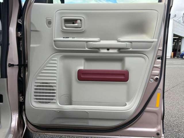 スペーシア ハイブリッドＸ　ワンオーナー／禁煙車／セーフティサポート／ホワイトルーフ／ドアミラー／アイドリングストップ／全方位モニター／純正ナビ／フルセグＴＶ／Ｂｌｕｅｔｏｏｔｈ／アップグレードパッケージ／両側電動スライドドア／（31枚目）