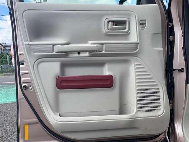 スペーシア ハイブリッドＸ　ワンオーナー／禁煙車／セーフティサポート／ホワイトルーフ／ドアミラー／アイドリングストップ／全方位モニター／純正ナビ／フルセグＴＶ／Ｂｌｕｅｔｏｏｔｈ／アップグレードパッケージ／両側電動スライドドア／（32枚目）