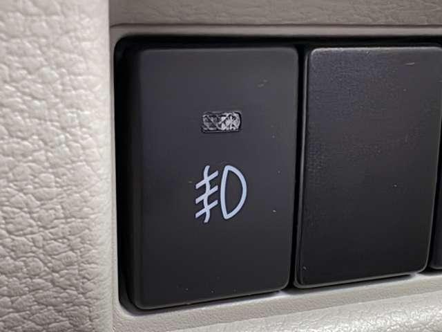 スペーシア ハイブリッドＸ　ワンオーナー／禁煙車／セーフティサポート／ホワイトルーフ／ドアミラー／アイドリングストップ／全方位モニター／純正ナビ／フルセグＴＶ／Ｂｌｕｅｔｏｏｔｈ／アップグレードパッケージ／両側電動スライドドア／（42枚目）