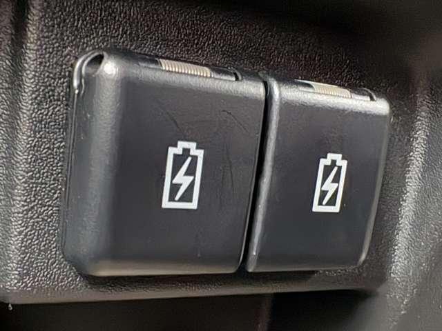 スペーシア ハイブリッドＸ　ワンオーナー／禁煙車／セーフティサポート／ホワイトルーフ／ドアミラー／アイドリングストップ／全方位モニター／純正ナビ／フルセグＴＶ／Ｂｌｕｅｔｏｏｔｈ／アップグレードパッケージ／両側電動スライドドア／（52枚目）