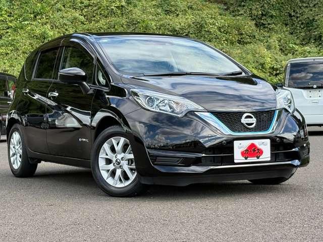 ノート ｅ－パワー　Ｘ　禁煙車／インテリジェントエマージェンシーブレーキ／車線逸脱警報／純正ナビ／地デジＴＶ／ＤＶＤ／インテリジェントアラウンドビューモニター＆ルームミラー／ＬＥＤヘッドライト／オートライト／障害物センサー／（3枚目）